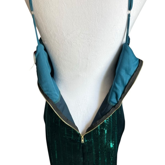 Elegant Green Sequin Dress - Picture 8 of 17